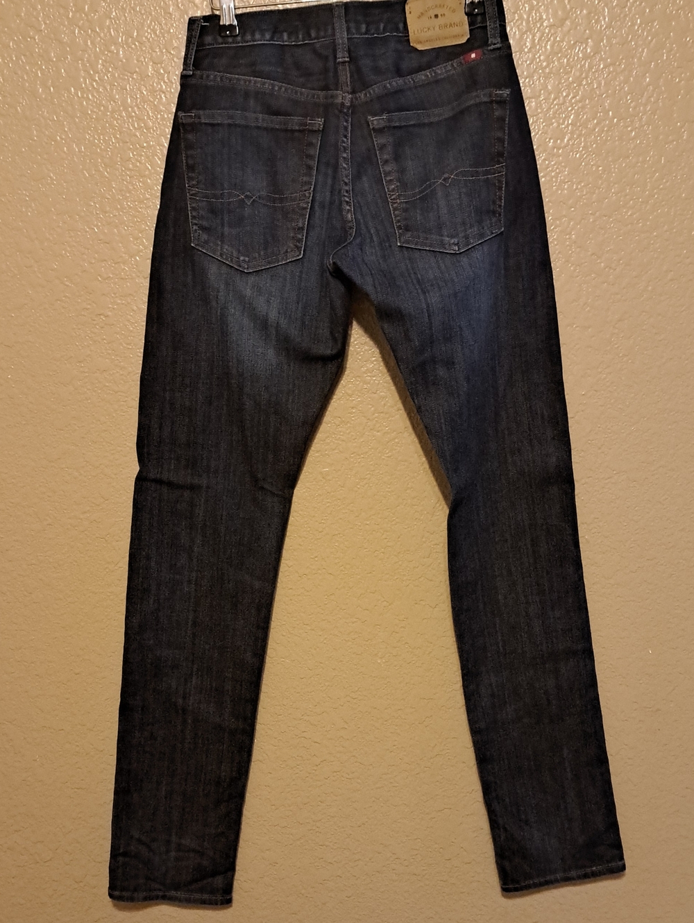 Lucky Brand Women's Slim Straight Dark Indigo Jeans. Size 28. - Picture 5 of 12